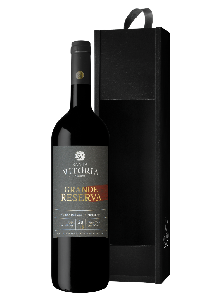 Garrafa Santa Vitória Grande reserva tinto magnum em caixa de madeira 2018